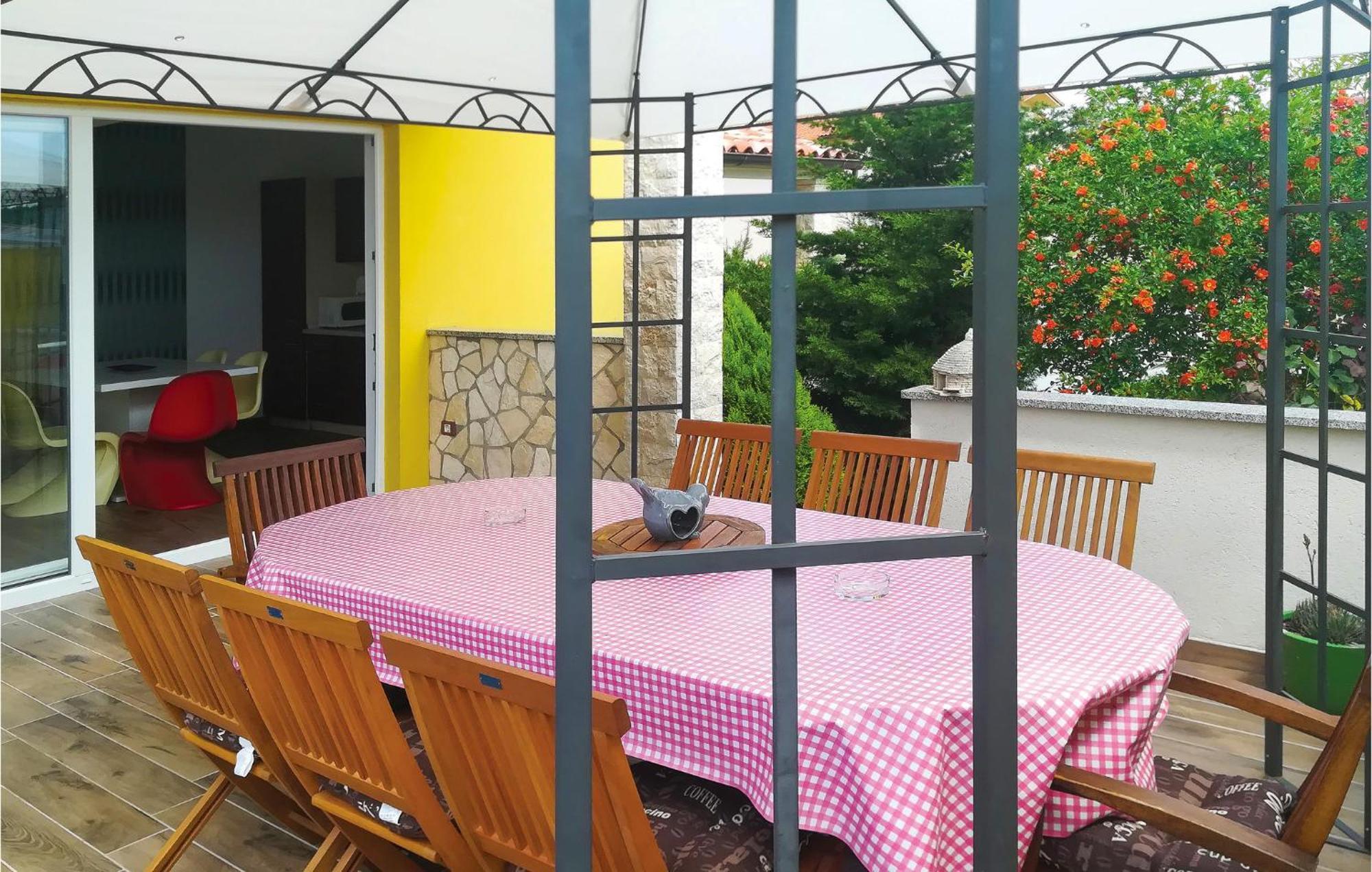 4 Bedroom Beautiful In Pula