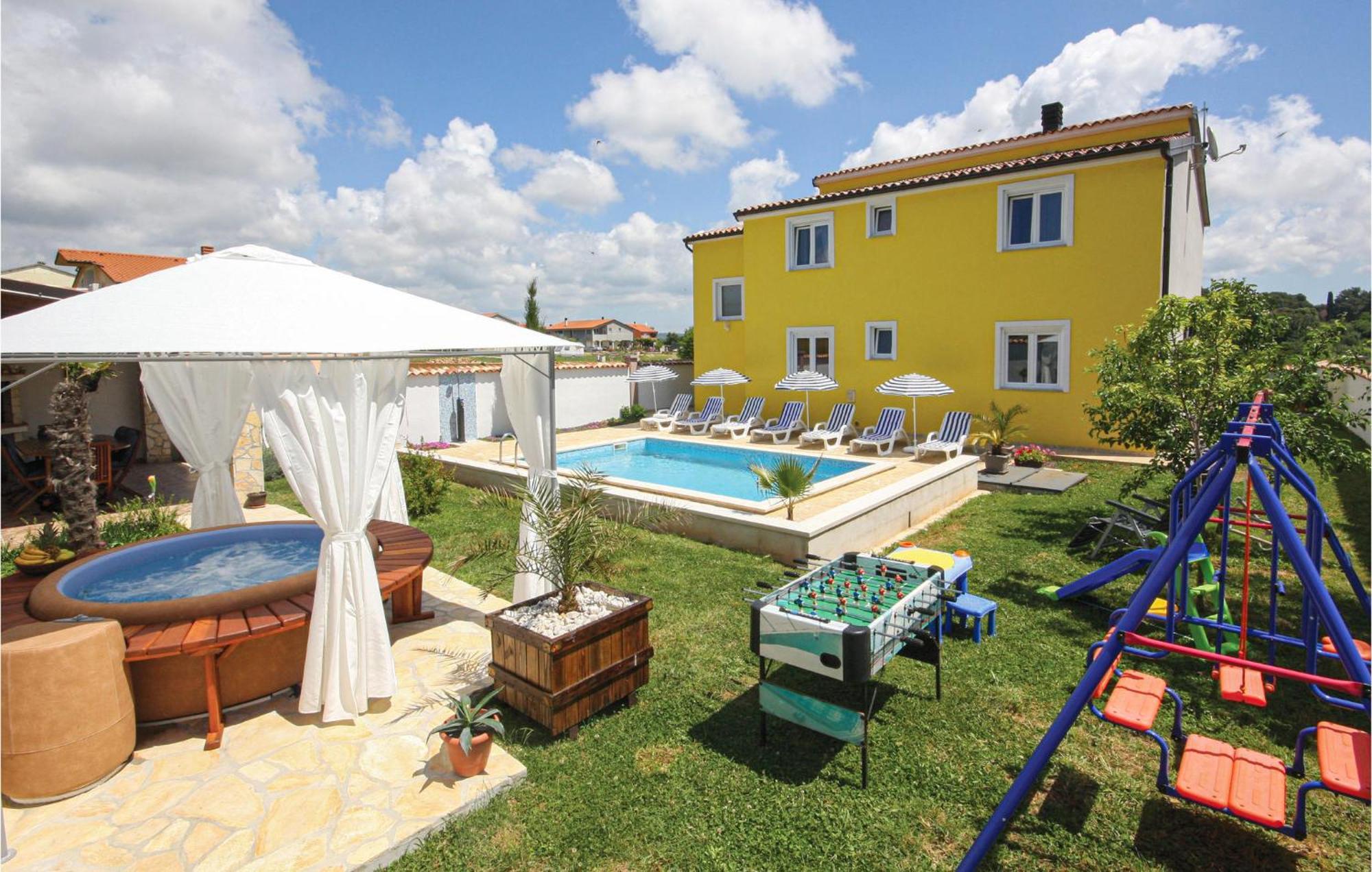 Prázdninový dům 4 Bedroom Beautiful In *