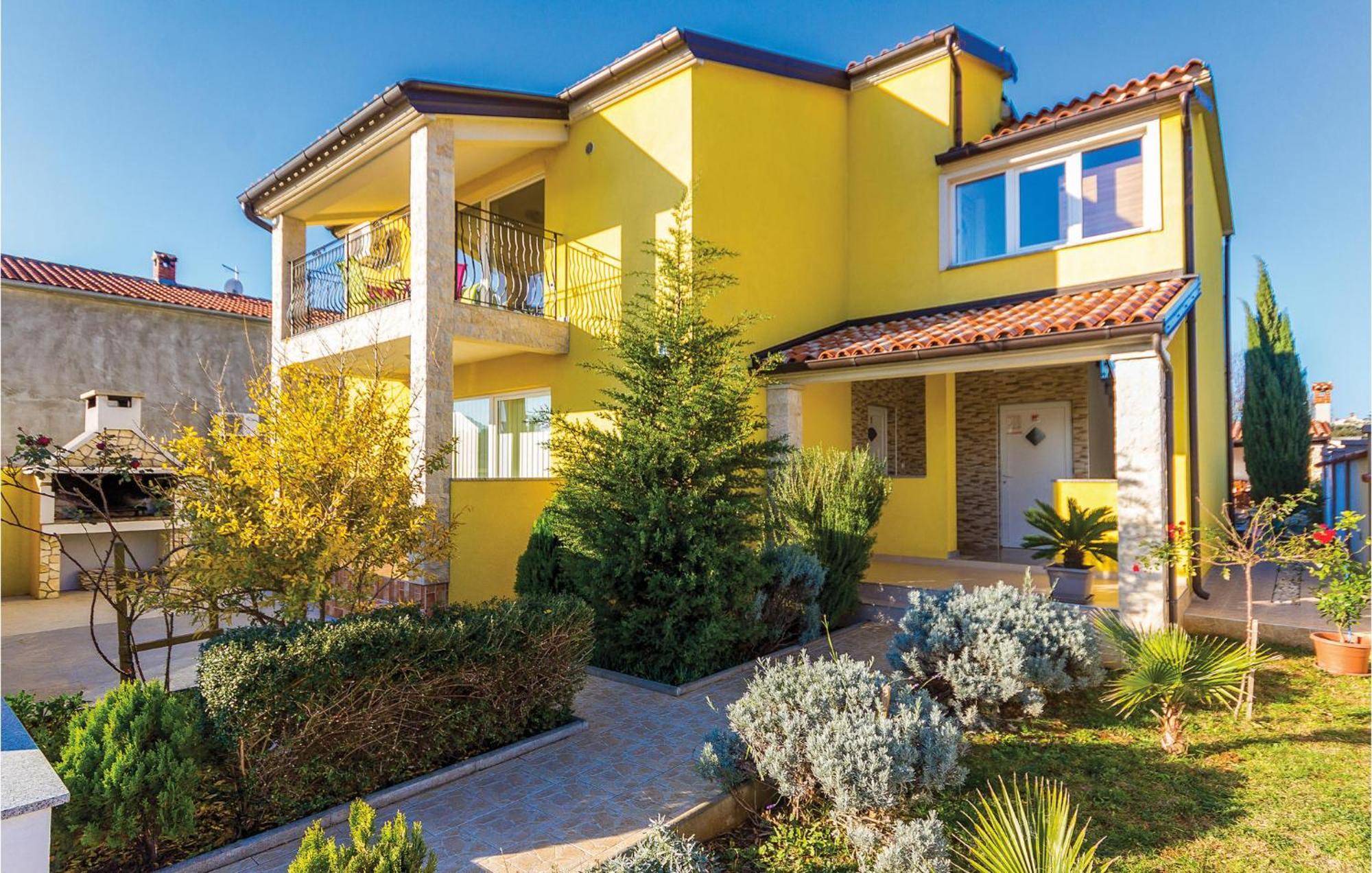 4 Bedroom Beautiful In