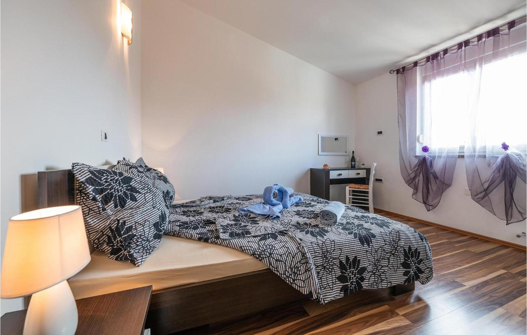 4 Bedroom Beautiful In *