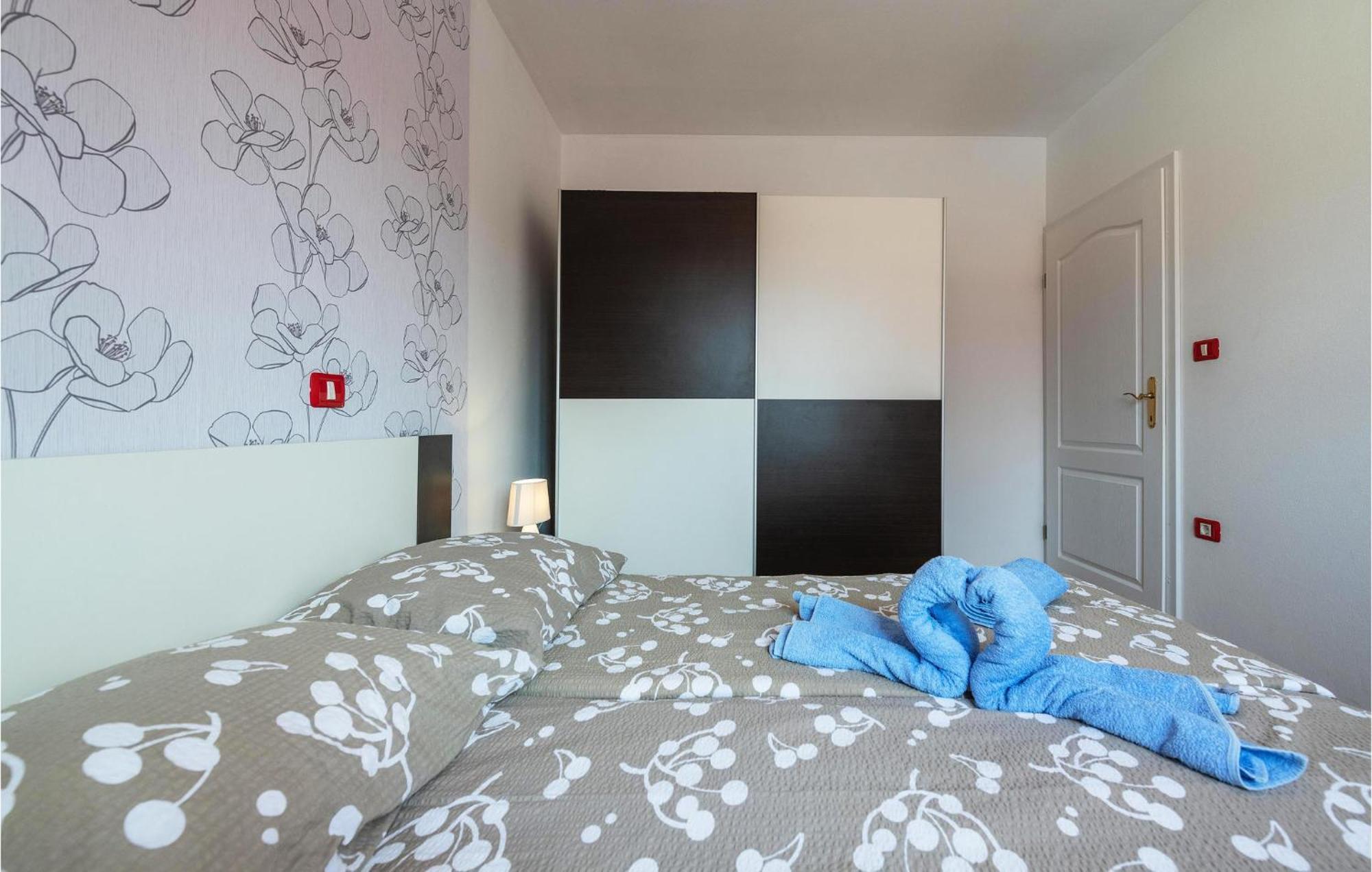 4 Bedroom Beautiful In *