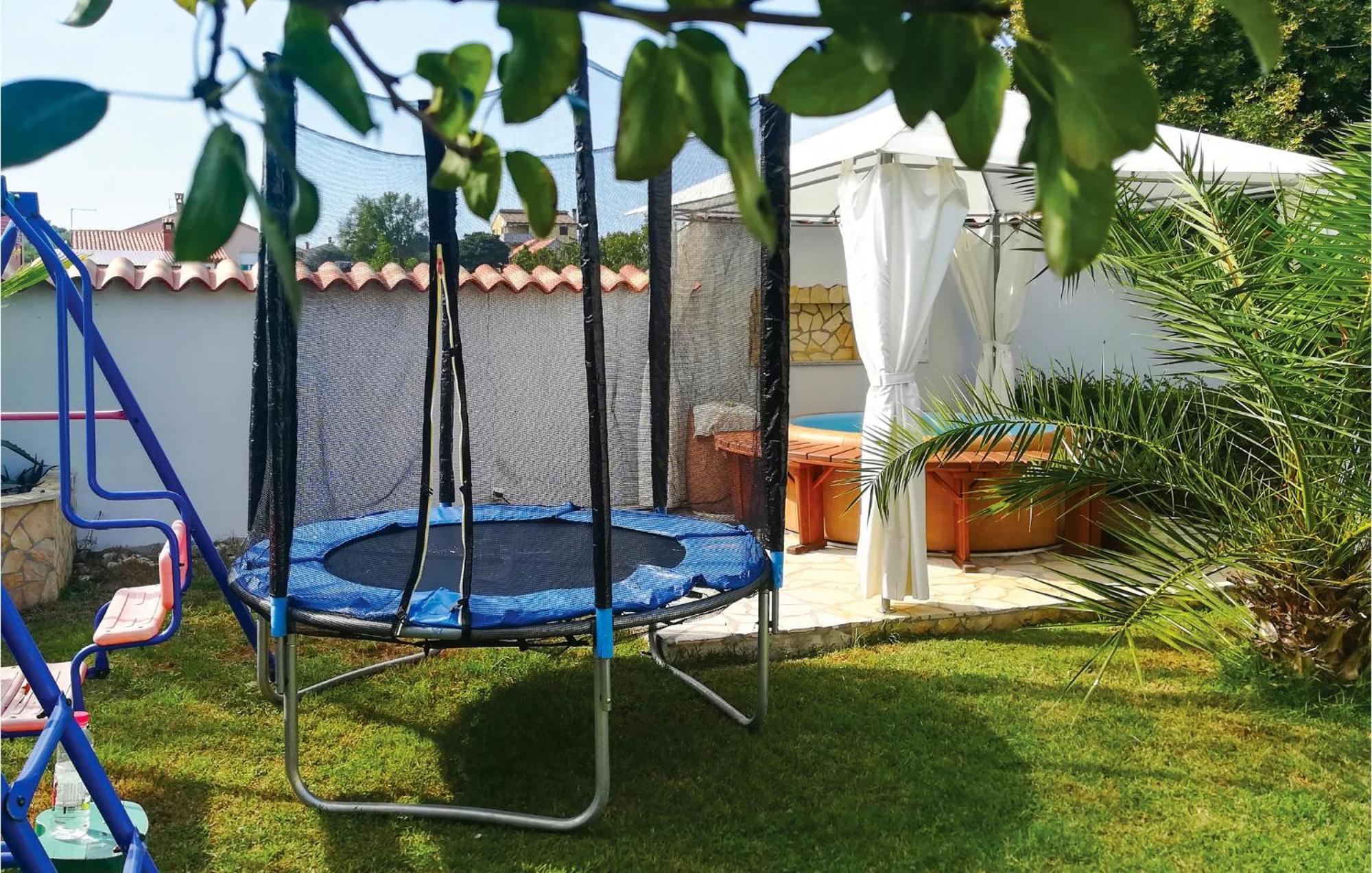 4 Bedroom Beautiful In Holiday home